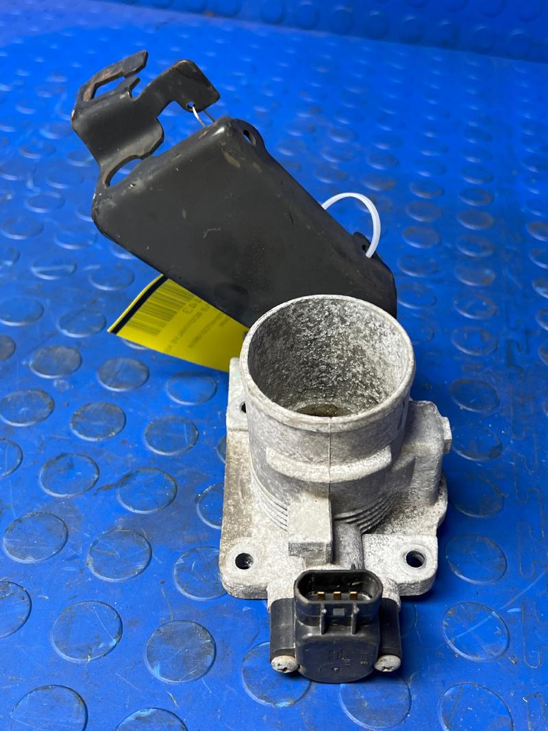 2003 Ford Taurus Throttle Body/Valve Assy