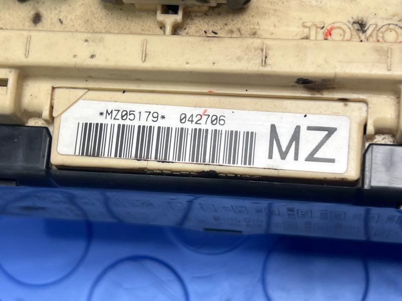 2007 2008 Lexus ES350 Left Driver Side Junction Block Assembly 82730-33620
