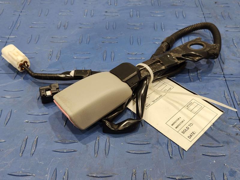 2007 Toyota RAV4 Front Seat Belt