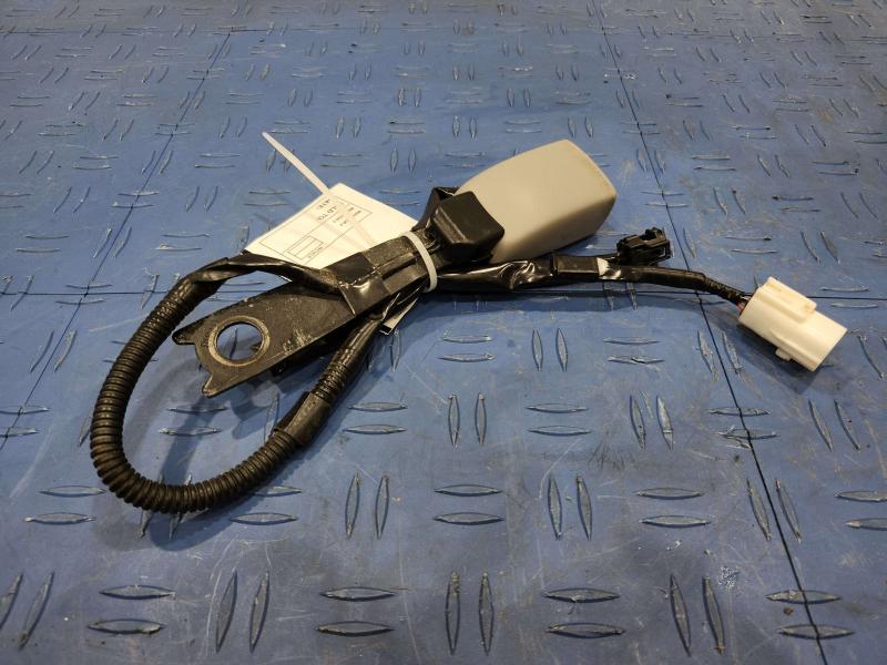 2007 Toyota RAV4 Front Seat Belt