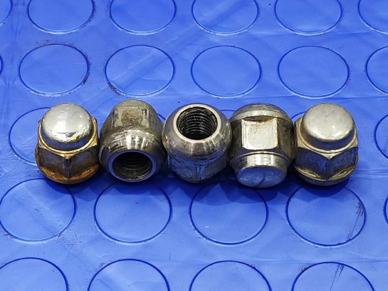 2016 Acura ILX Lug Nuts