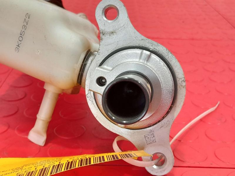 2014-2018 Kia Forte Brake Master Cylinder Assembly Genuine OEM 58510A7200