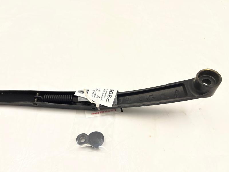 2016 Kia Sedona Wiper Arm