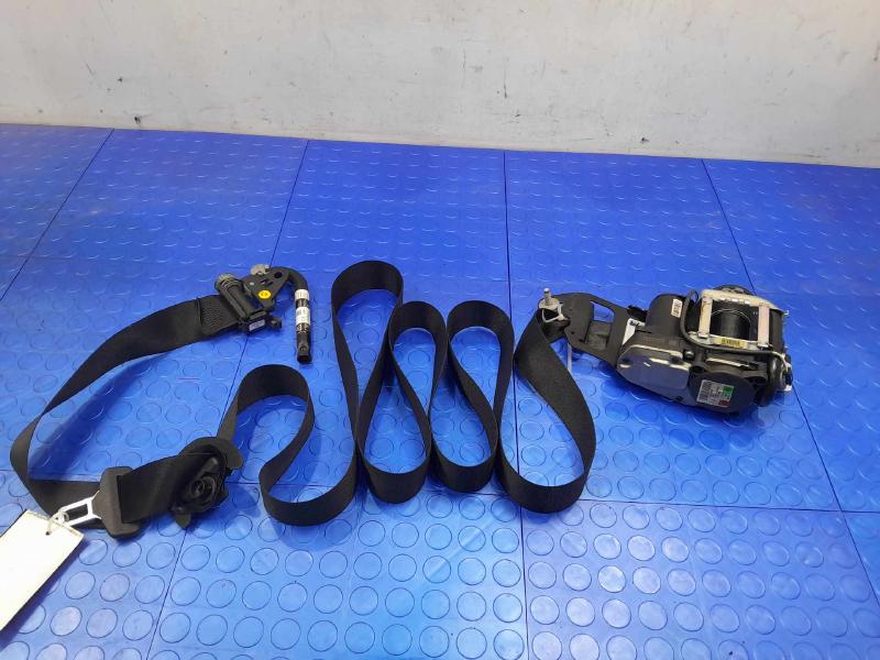 2017 Mercedes C-Class Front Seat Belt