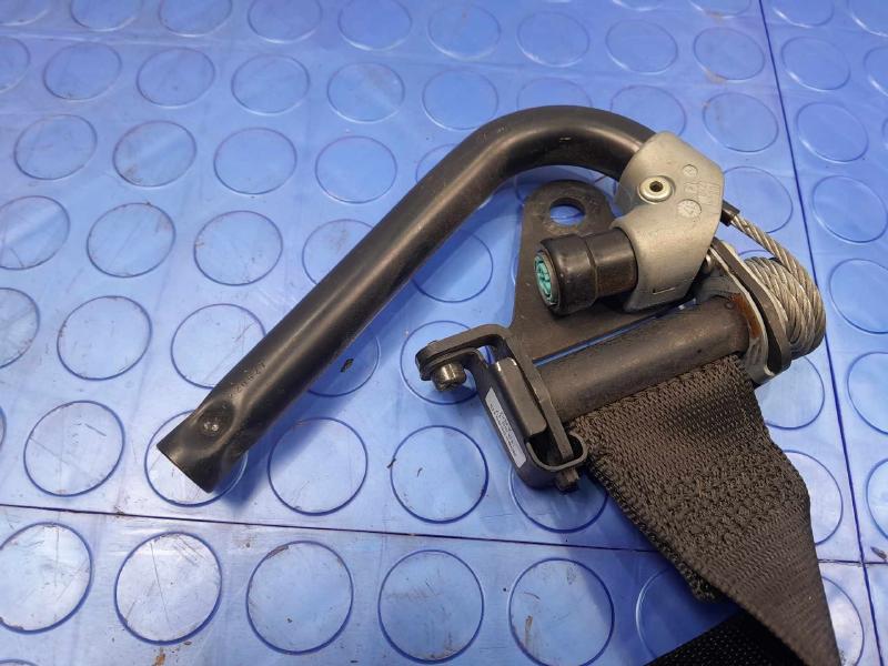 2017 Mercedes C-Class Front Seat Belt