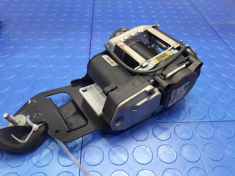 2017 Mercedes C-Class Front Seat Belt