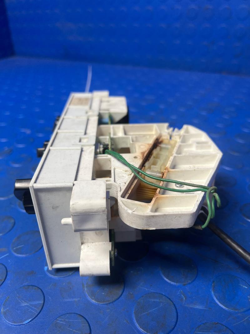 2003 Nissan Frontier Heater A/C Control