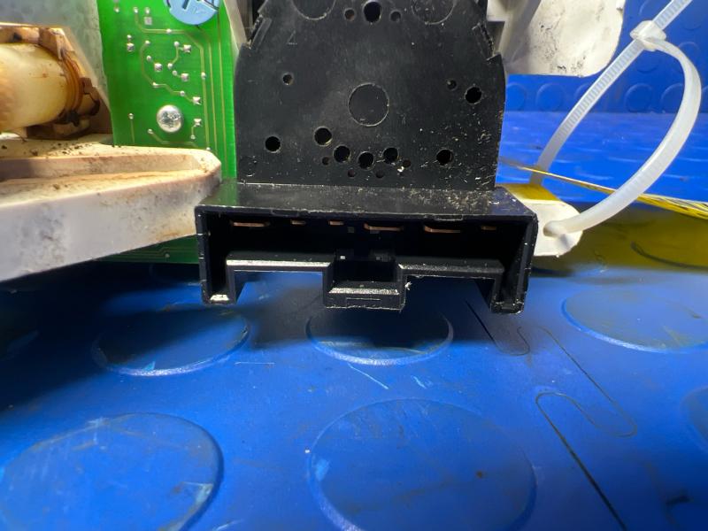 2003 Nissan Frontier Heater A/C Control