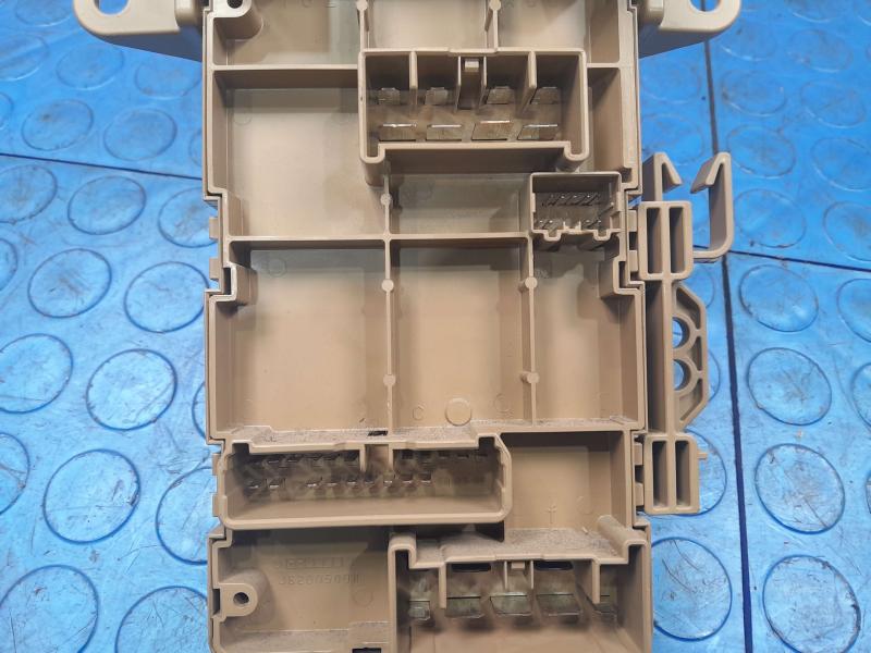 2014-2016 Subaru Forester Fuse Box Relay Junction Box OEM 82201FJ110