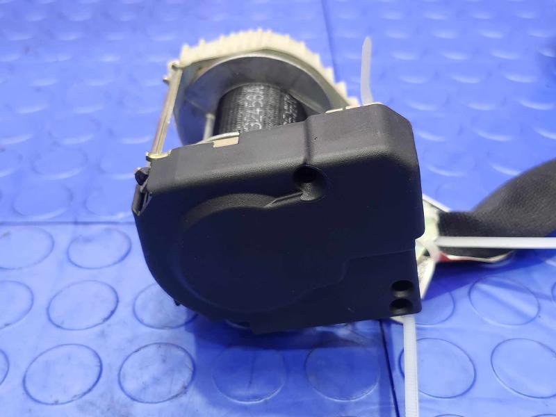 2006 BMW Z4 Front Seat Belt