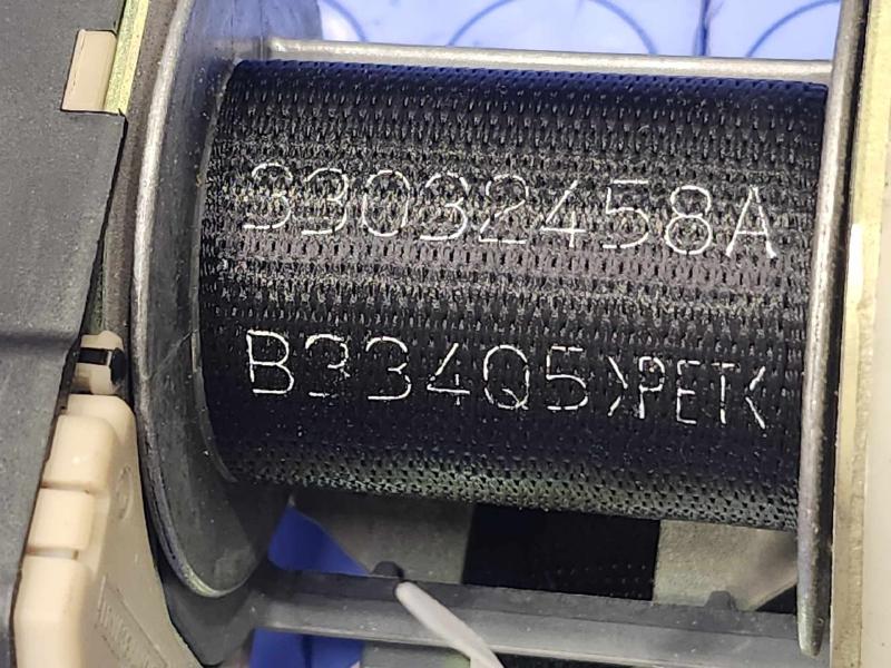 2006 BMW Z4 Front Seat Belt