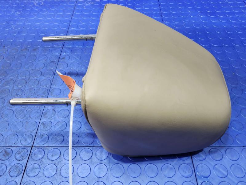 2014 Chrysler 300 Headrest