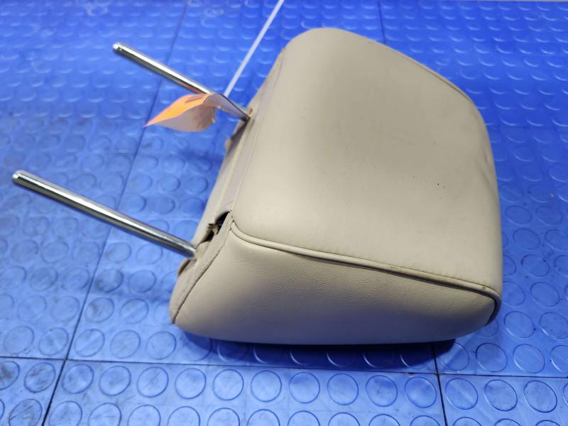 2014 Chrysler 300 Headrest