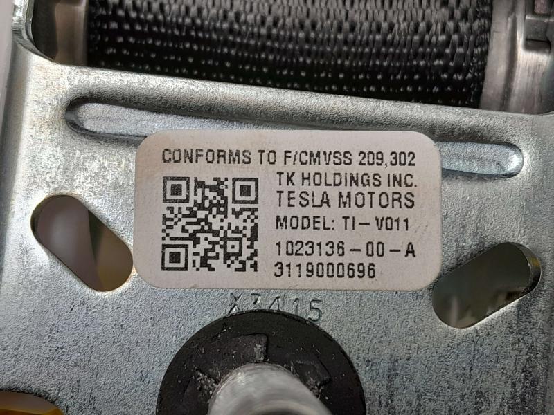 2013 Tesla Model S Rear Seat Belt