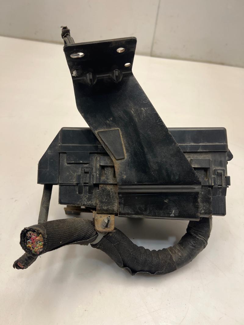 2005 - 2007 Ford Escape Fuse Box Assembly Engine Compartment OEM 7M6Z14290AA