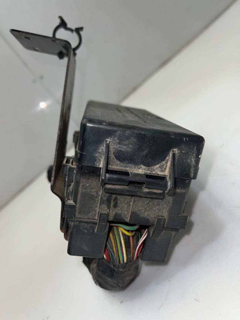 2005 - 2007 Ford Escape Fuse Box Assembly Engine Compartment OEM 7M6Z14290AA