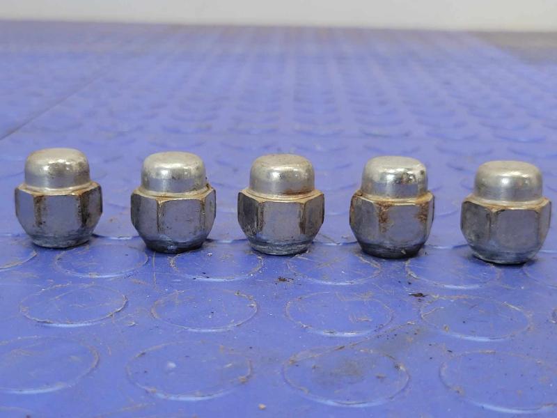2010 Nissan Murano Lug Nuts