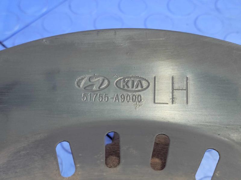 2016 Kia Sedona Spindle Knuckle Front