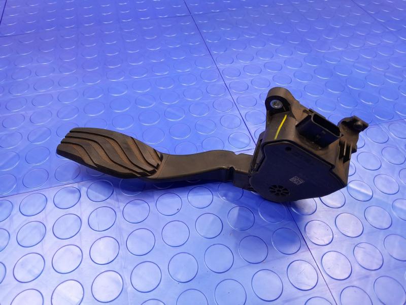 2020-2024 Nissan Versa Accelerator Pedal Assembly with Sensor OEM 180025RA0A