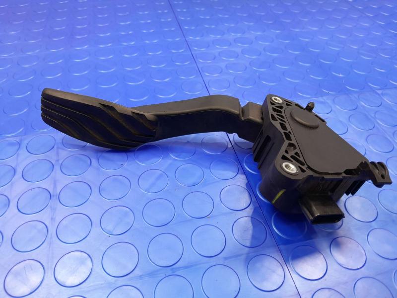 2020-2024 Nissan Versa Accelerator Pedal Assembly with Sensor OEM 180025RA0A