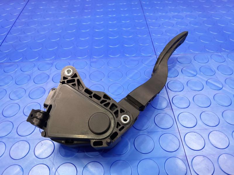2020-2024 Nissan Versa Accelerator Pedal Assembly with Sensor OEM 180025RA0A