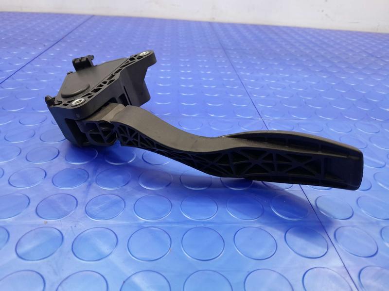 2020-2024 Nissan Versa Accelerator Pedal Assembly with Sensor OEM 180025RA0A