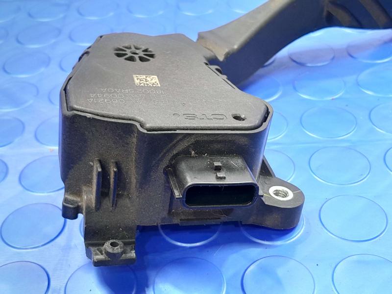 2020-2024 Nissan Versa Accelerator Pedal Assembly with Sensor OEM 180025RA0A