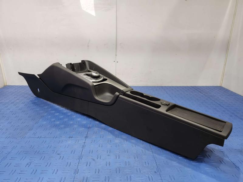 2012 Audi TT Front Console