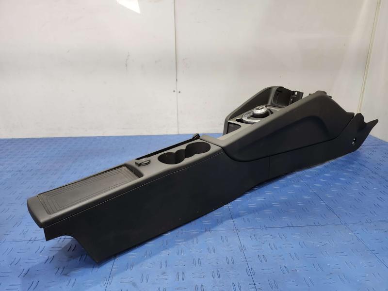2012 Audi TT Front Console