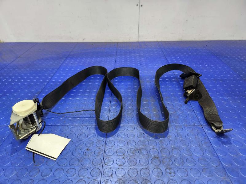 2015 Chrysler 200 Rear Seat Belt