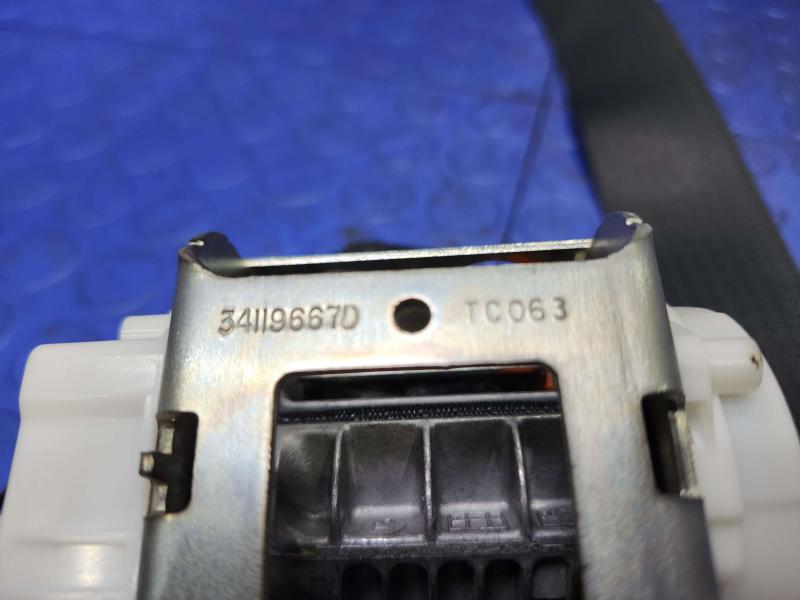 2015 Chrysler 200 Rear Seat Belt
