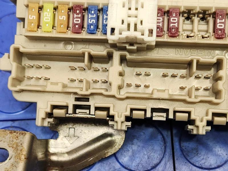 2016-2018 Nissan Maxima Cabin Fuse Box Junction Block Genuine OEM 24350-4RA0A