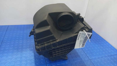 2016-2018 Kia Sorento 3.3L Engine Air Cleaner Box Assembly OEM 28110C6200
