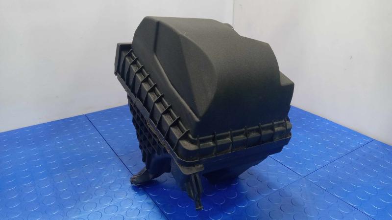 2016-2018 Kia Sorento 3.3L Engine Air Cleaner Box Assembly OEM 28110C6200