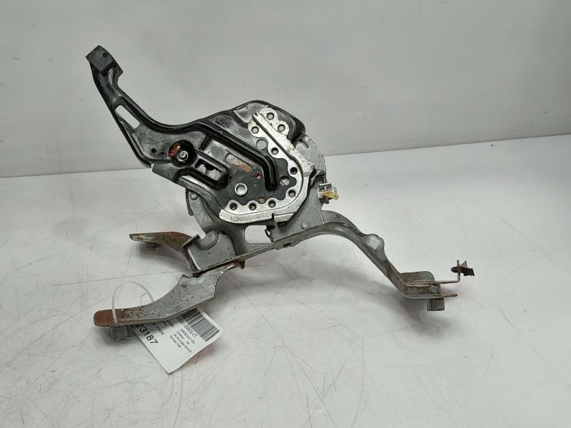 2015 - 2021 Nissan Murano Parking Brake Control Lever Pedal Assembly OEM 36010-5AA0A