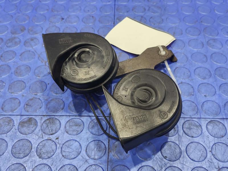 2009-2014 Ford F-150 Dual Note Horn Assembly Genuine OEM 9L3Z13832A