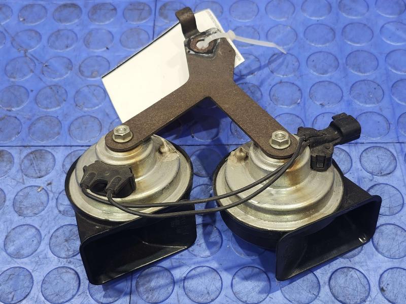 2009-2014 Ford F-150 Dual Note Horn Assembly Genuine OEM 9L3Z13832A