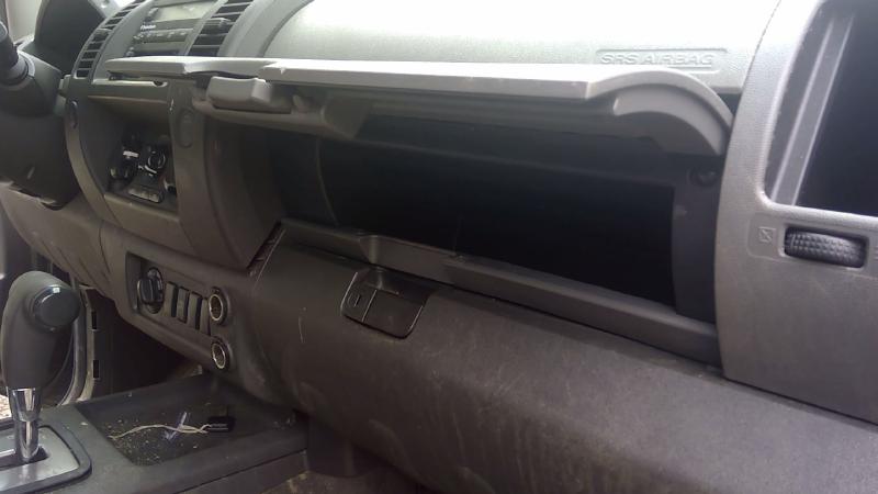 2006 Nissan Xterra Glove Box