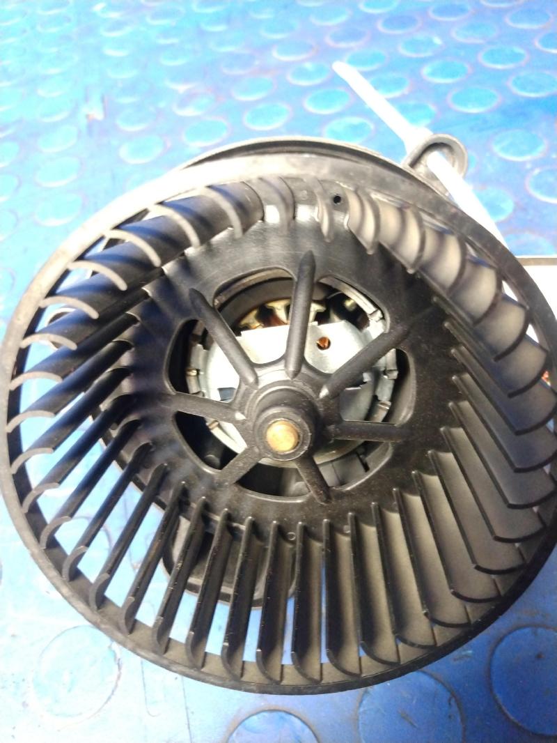 2011 - 2014 Volvo XC90 Rear Heater AC Blower Motor OEM 307339549