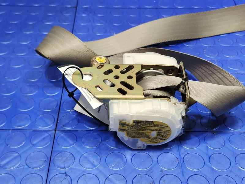 2002 Toyota Camry Front Seat Belt