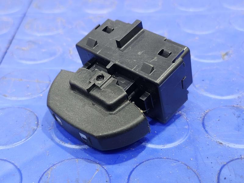 2013 Ford F-150 Door Switch Front