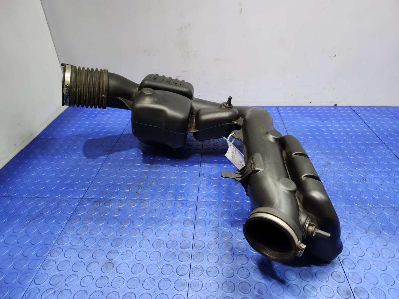 2015 Jeep Grand Cherokee Air Intake Tube/Resonator