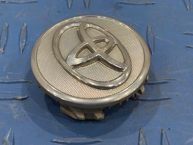 2007 Toyota RAV4 Center Cap