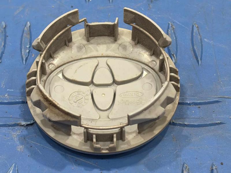 2007 Toyota RAV4 Center Cap