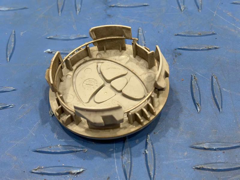 2007 Toyota RAV4 Center Cap