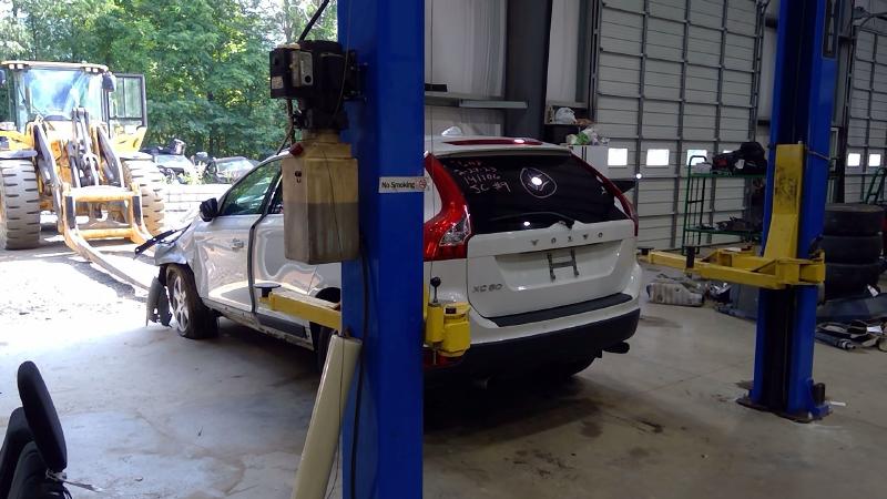 2012 Volvo XC60 Center Pillar