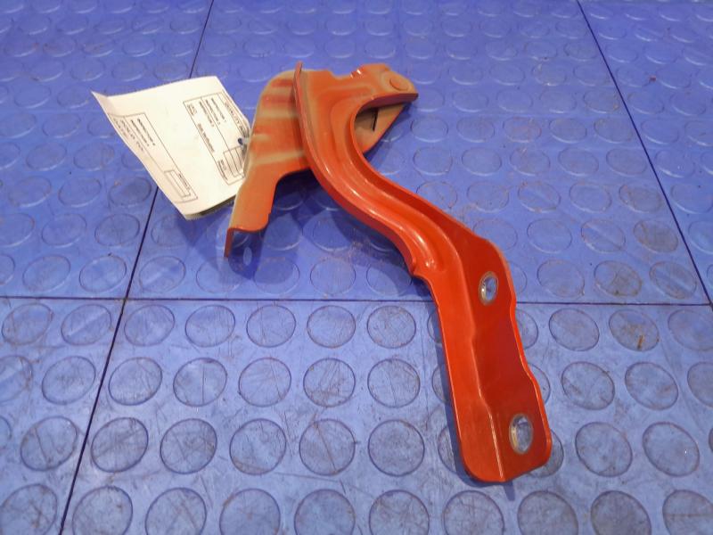 2019 Hyundai Kona Hood Hinge