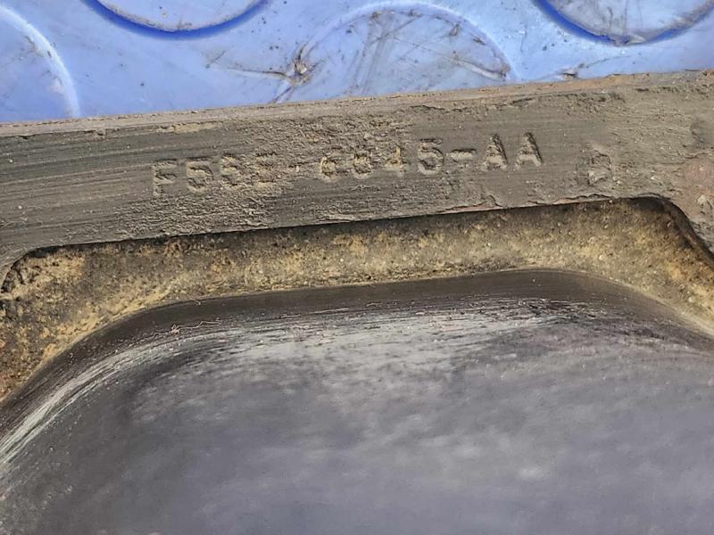 2001 Ford F-150 Oil Pan