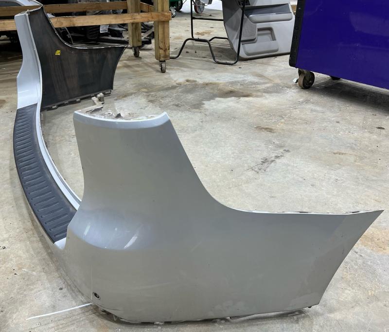 2016 Kia Sedona Bumper Cover - Rear