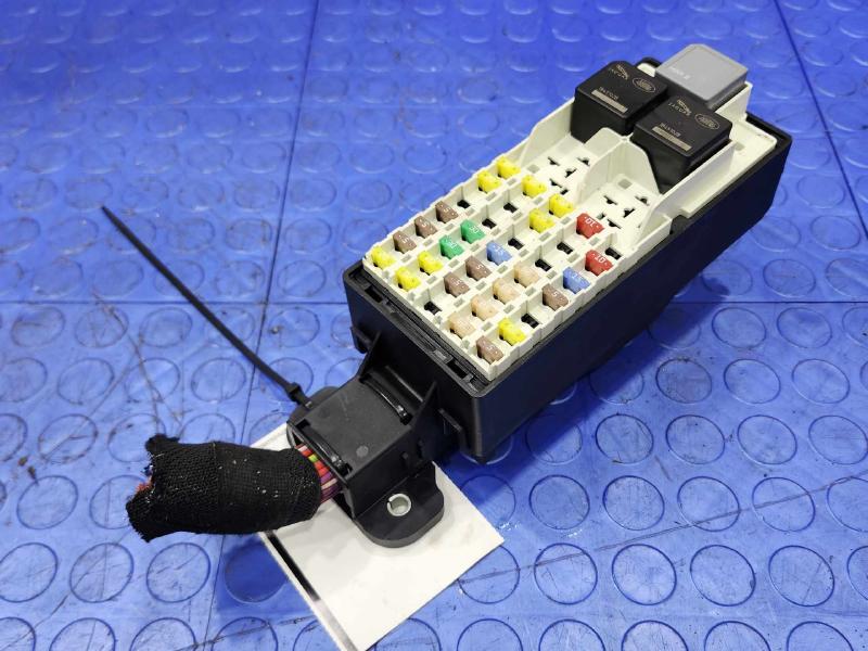 2017-2020 Jaguar F-Pace Cabin Fuse Box Relay Junction Block OEM